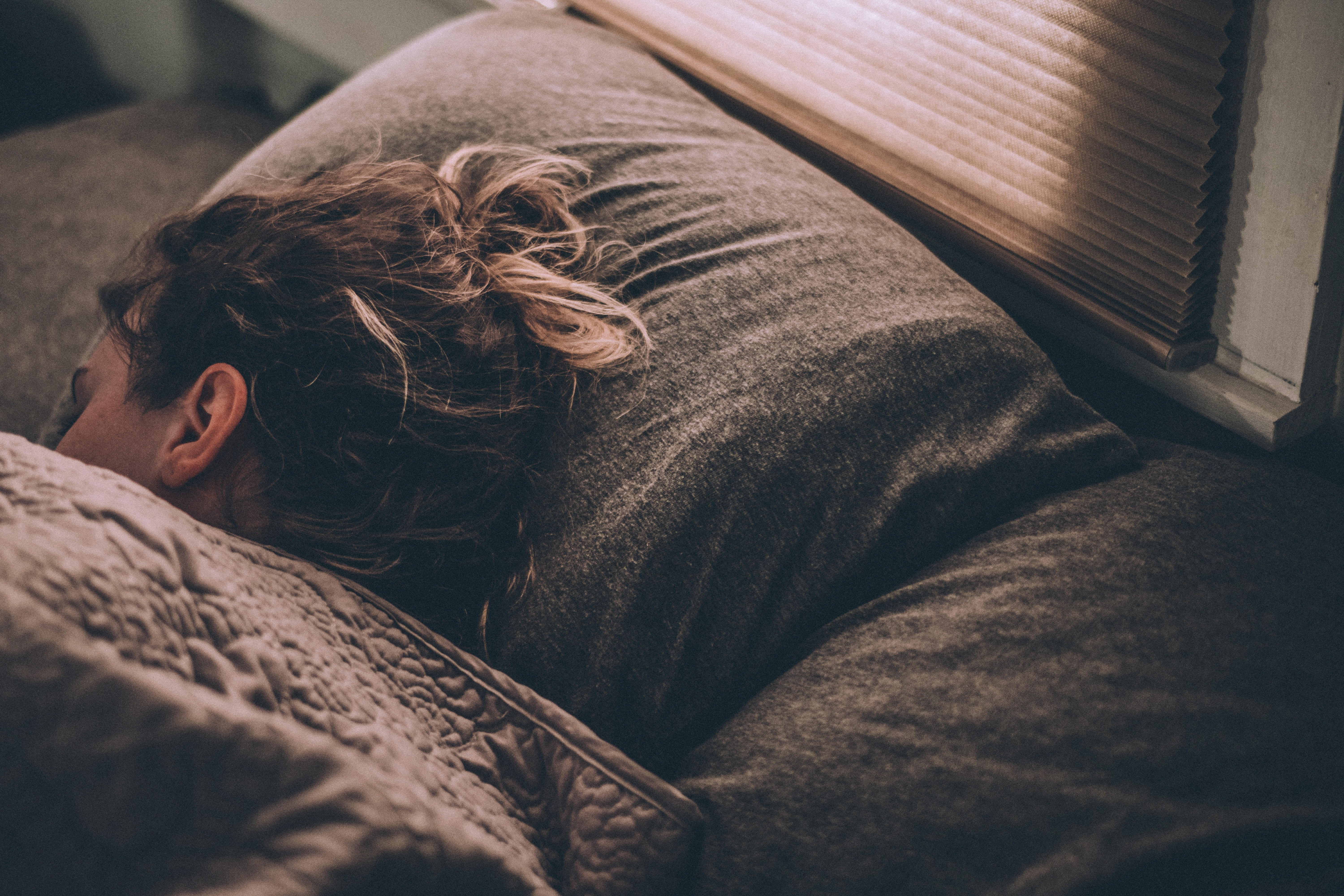 Can what I eat disrupt my sleep?