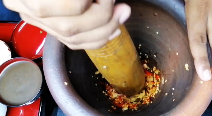 Giã tỏi ớt
