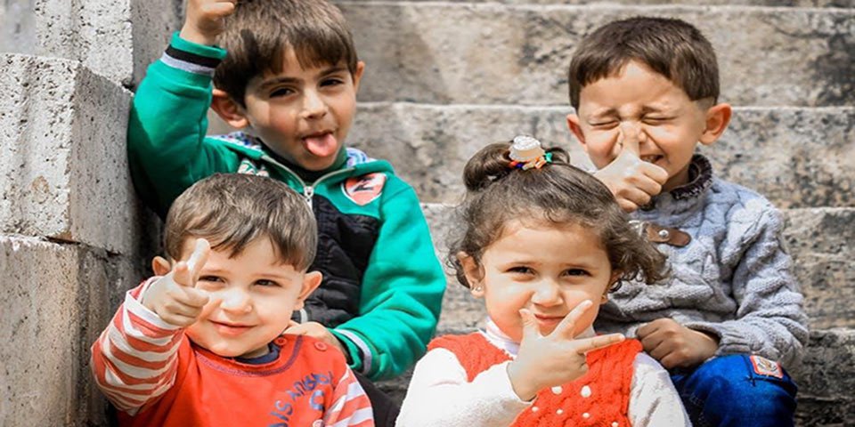 everyone head lice easily transmit get children family adult