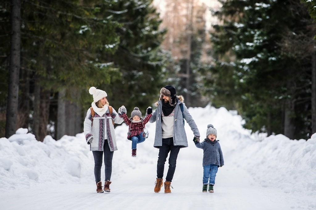 Cold Weather and Lice Explained: How to Avoid Lice in Winter