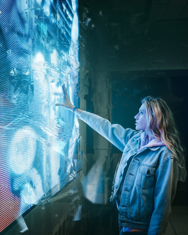 crypto signals woman