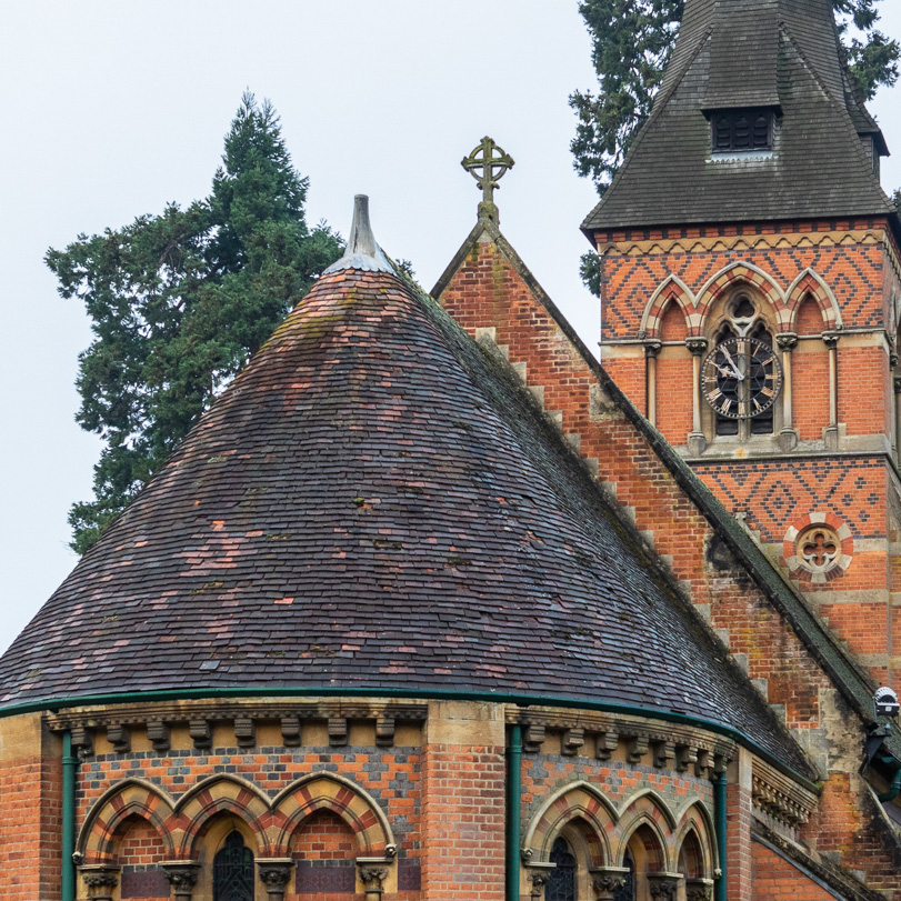 Sharp photo of a church captured due to its fast shutter speed