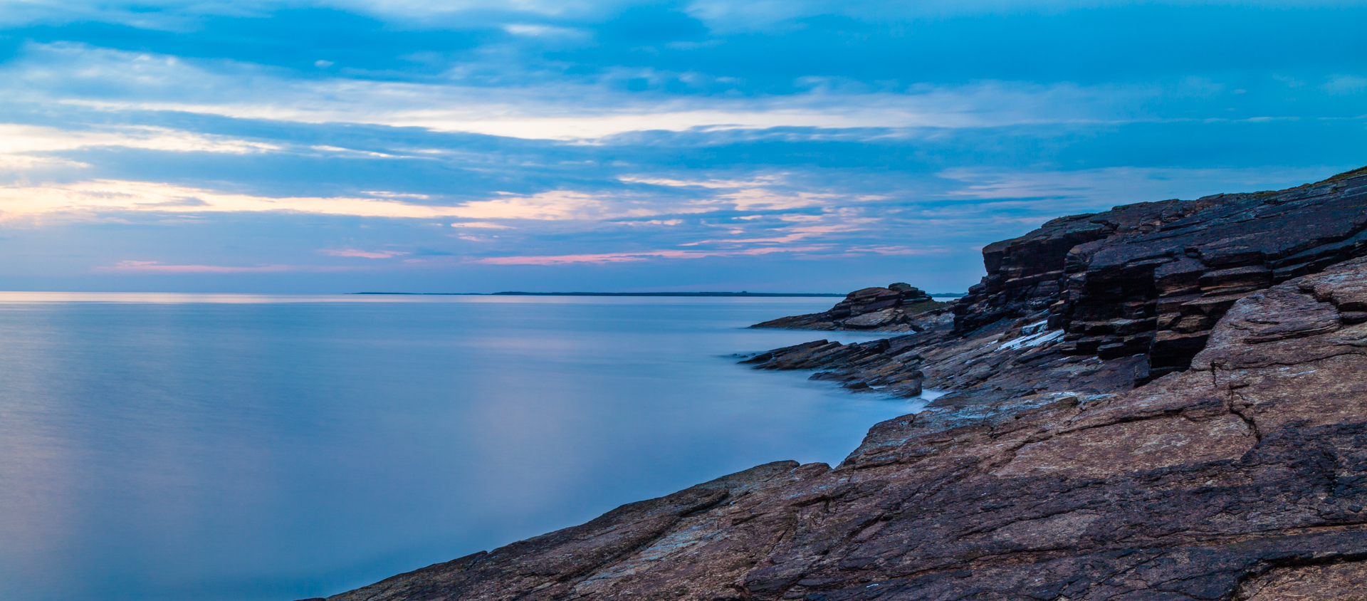 Seascape with a central horizon line