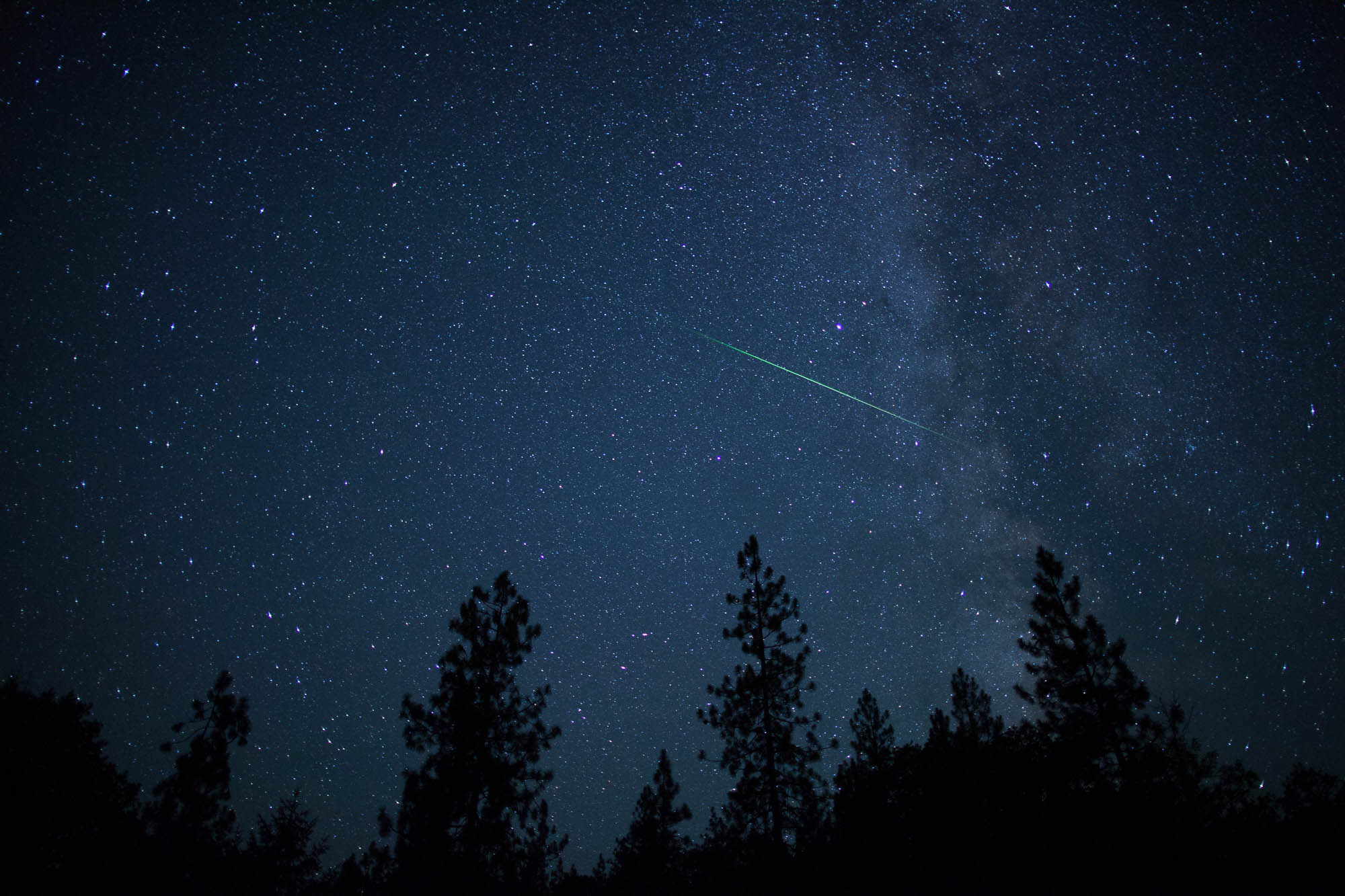 Delta Aquarid meteor with the Milky Way in this spectacular night sky shot, Oregon.