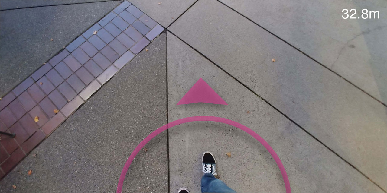 Navigation compass guiding a person towards an Heirlum