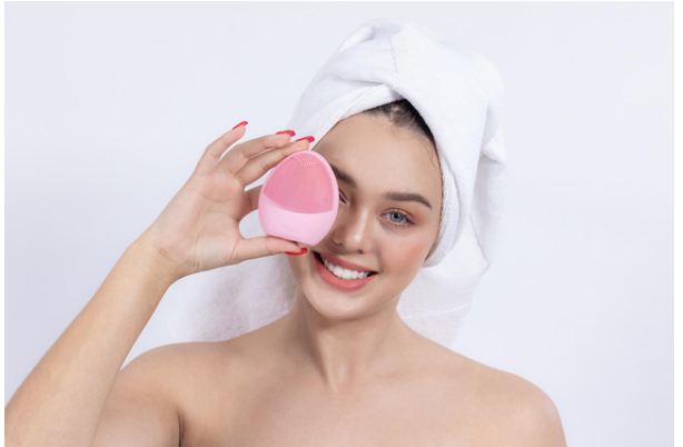 có nên mua máy rửa mặt pebble lisa