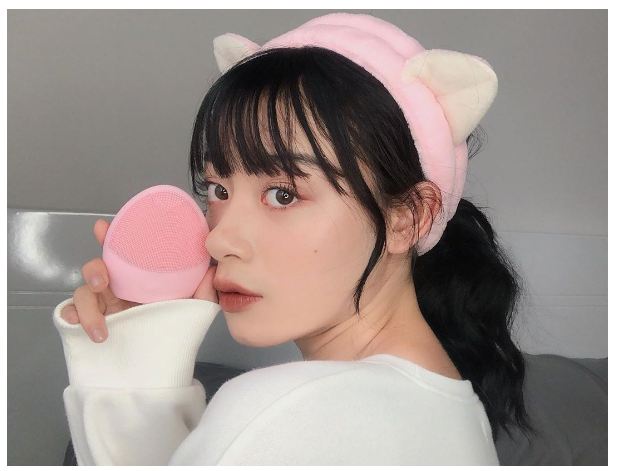 review máy rửa mặt pebble lisa