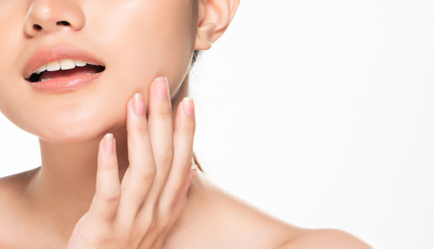 massage mặt giúp da bạn đàn hồi căng bóng