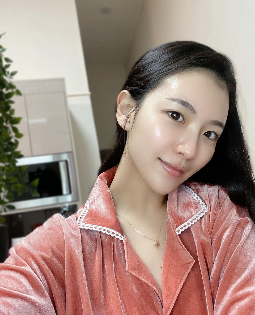 Từng kinh qua đủ loại kem dưỡng, đây là 4 dòng kem bình dân ưng da nhất mình từng dùng: Trong đó có tuýp kem chỉ 350k mà da đẹp xuất sắc - Ảnh 1.