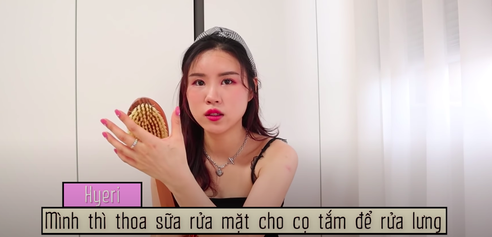 Cô nàng Hàn Quốc trị sạch 100% mụn lưng và vết thâm nhờ "tắm" với sữa rửa mặt, còn gợi ý thêm lọ xịt chuyên dụng chỉ tầm 300k mà trị sạch mọi dấu vết trên lưng - Ảnh 5.