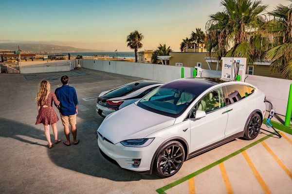 E-Mobility: The “charging stations” bottleneck disappears