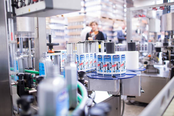 Het bedrukking proces in van durgol universal flessen