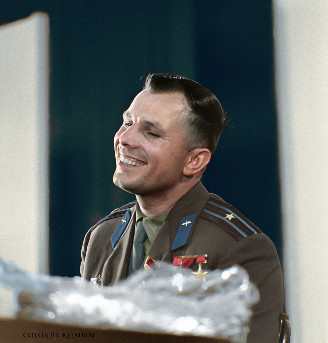 Yury-Gagarin-1961-w