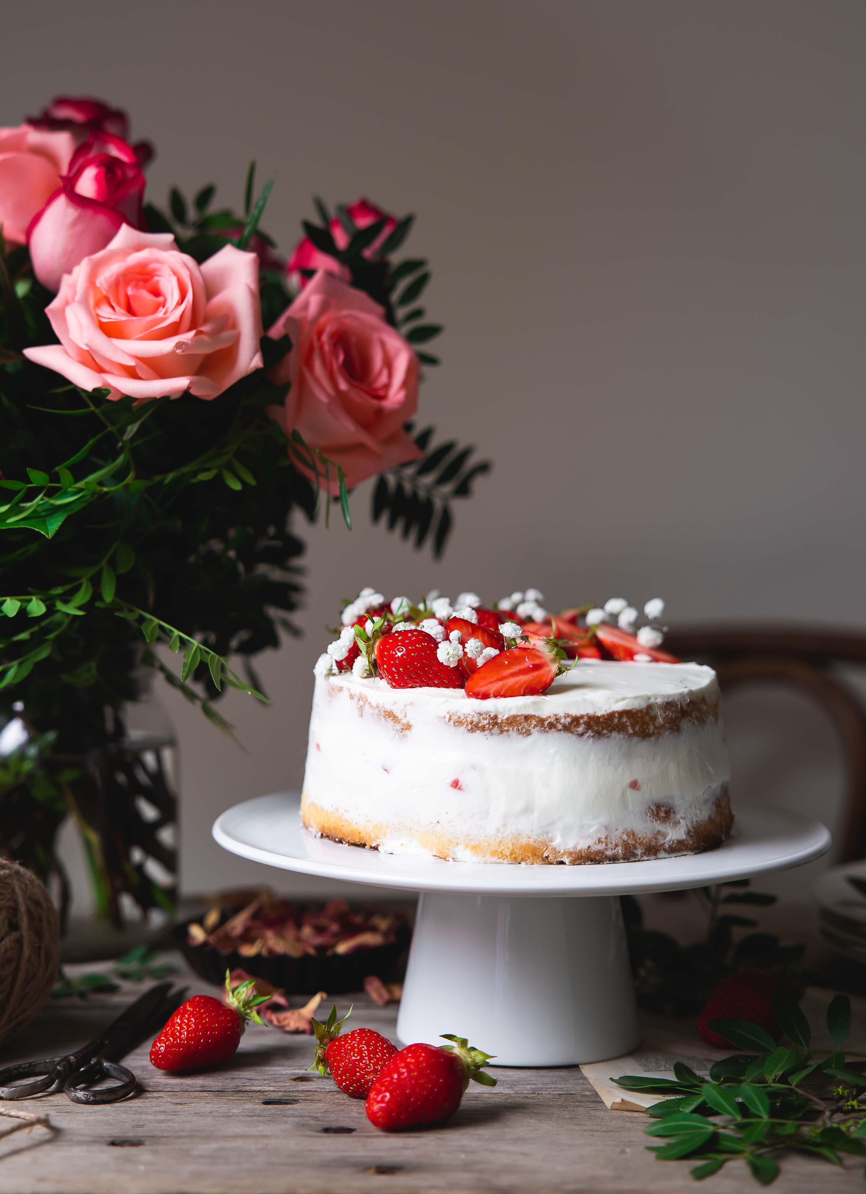 Naked Cake Aux Fraises Et A La Rose Sans Gluten Sweetnesslab