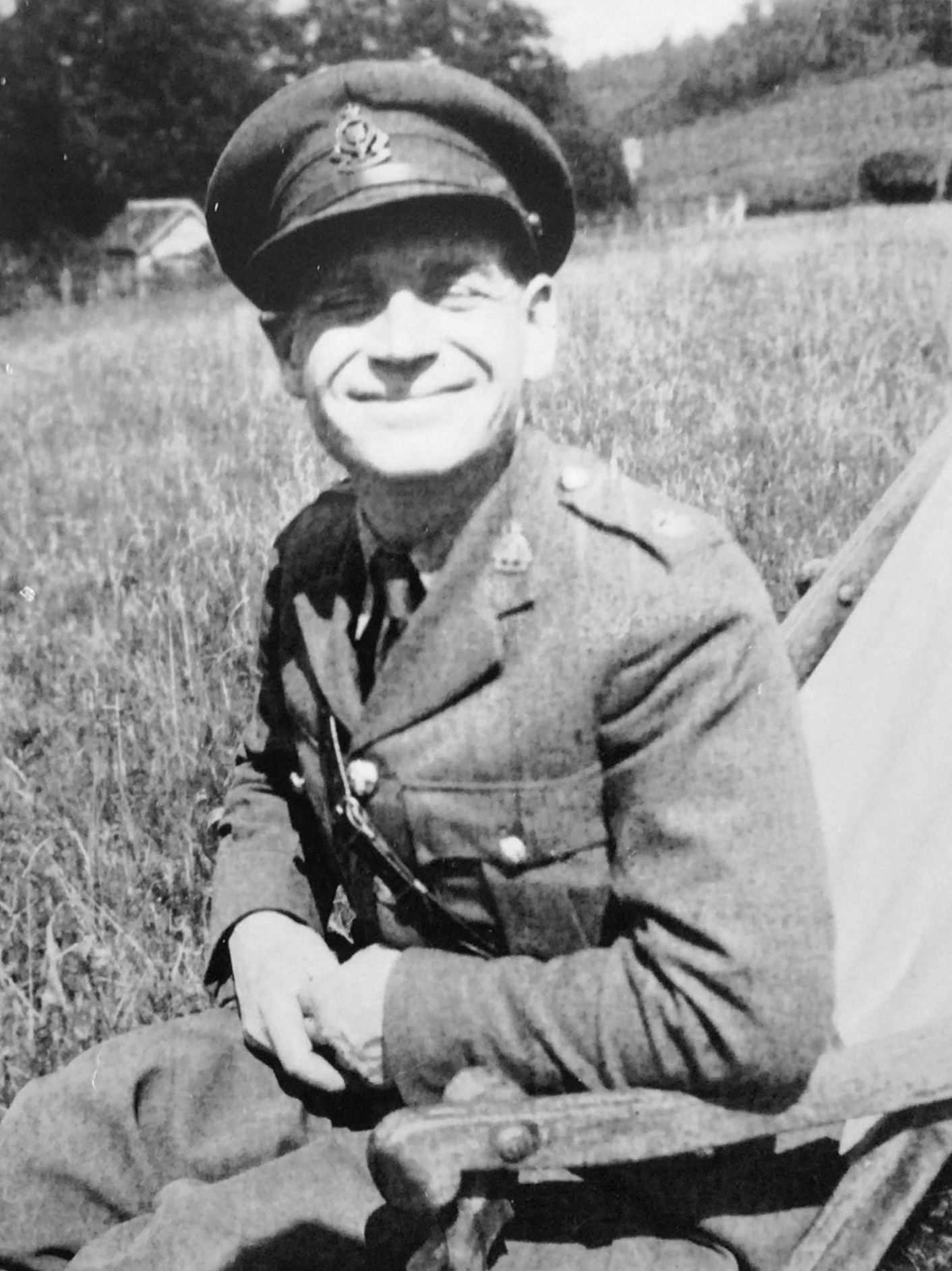 Leslie Amlot in military uniform.
