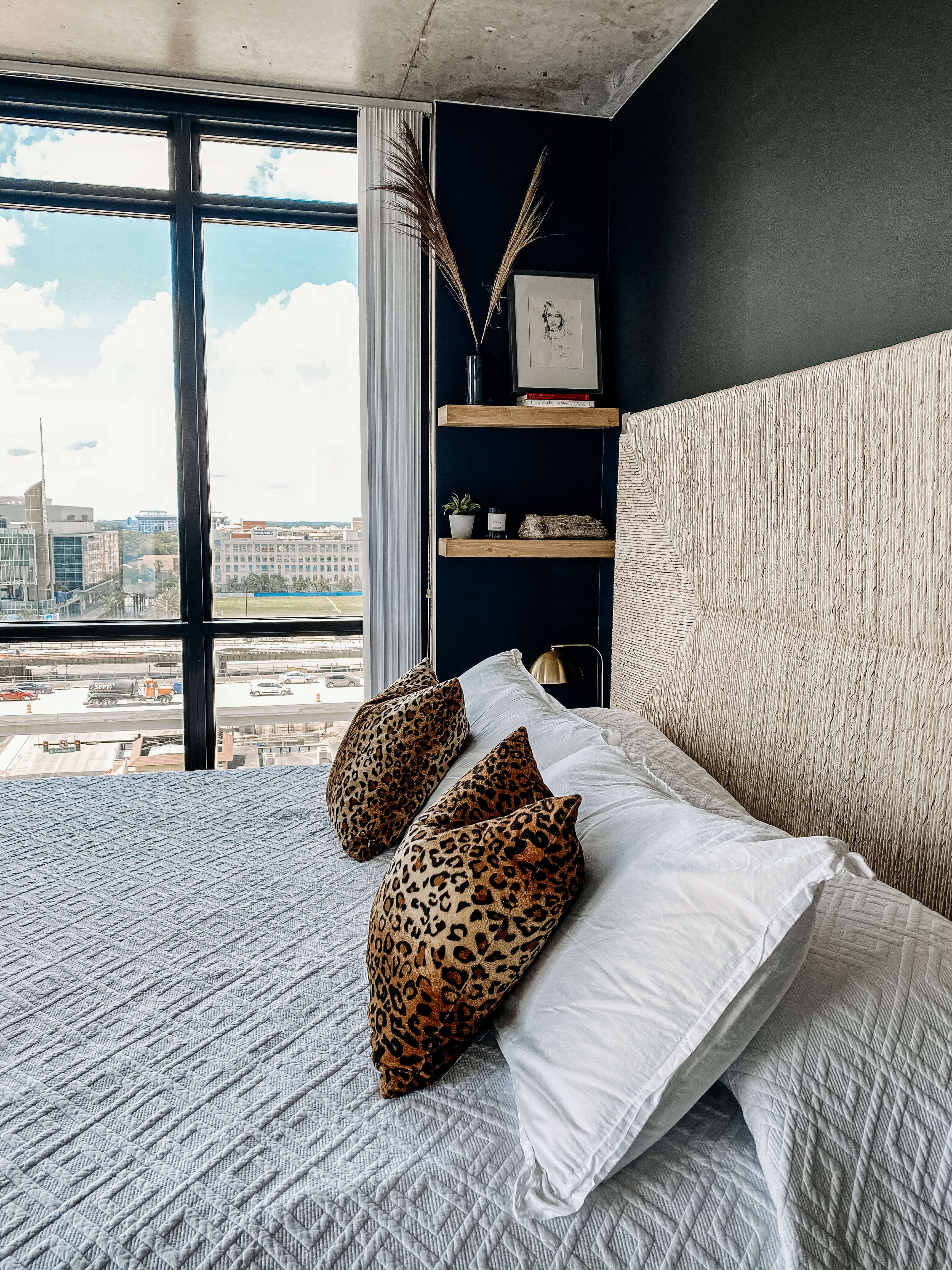 Black accent wall bedroom