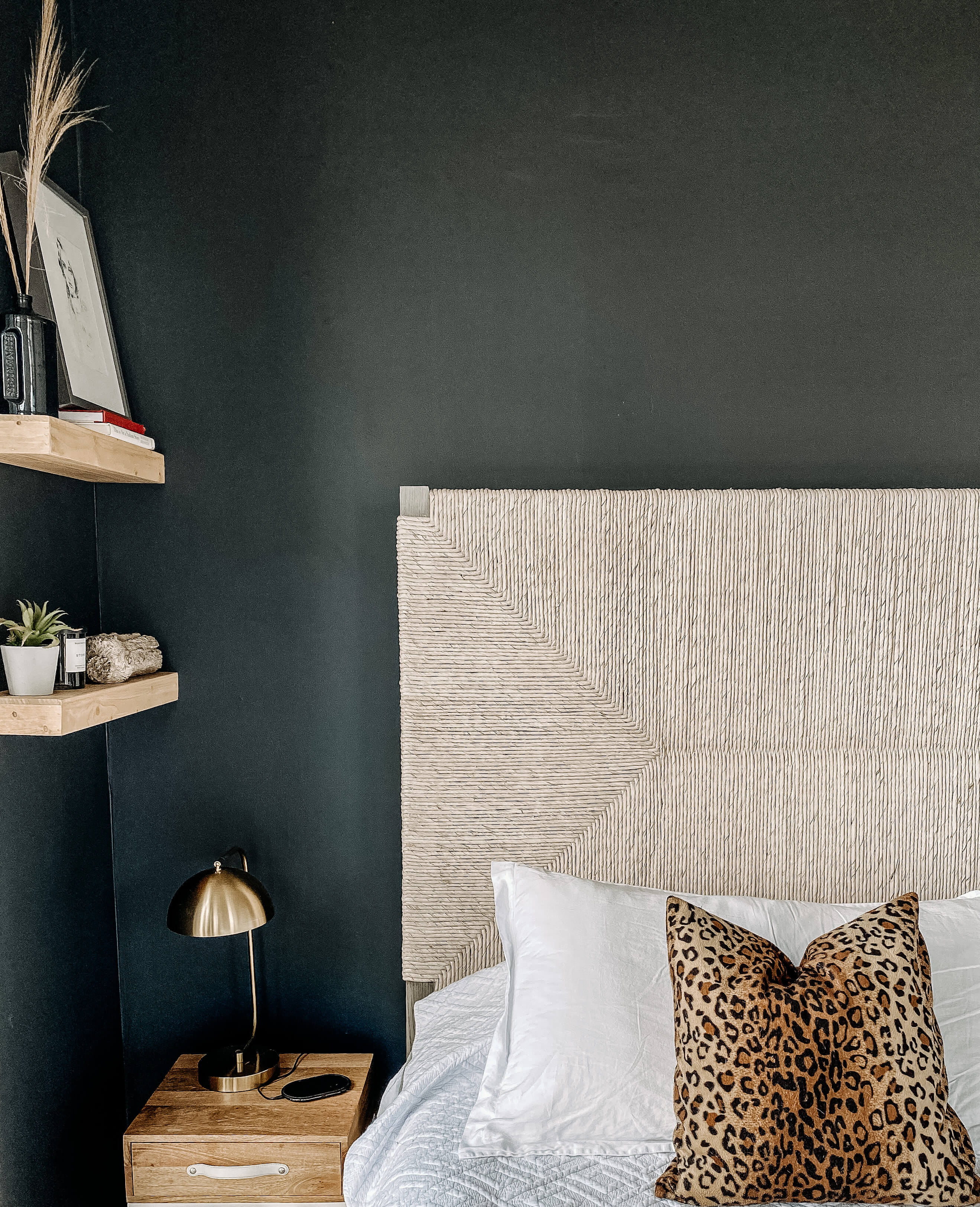 Black accent wall bedroom