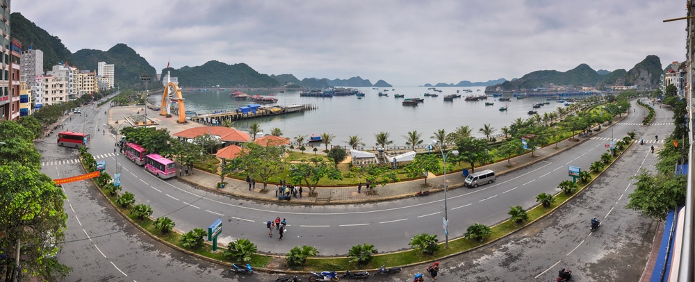 Bờ sông Đảo Cát Bà