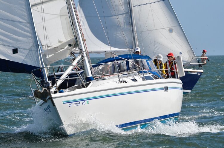 sailing-1024320_1920.jpg
