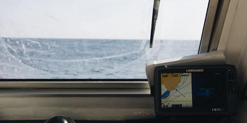 Chartplotter for marine navigation