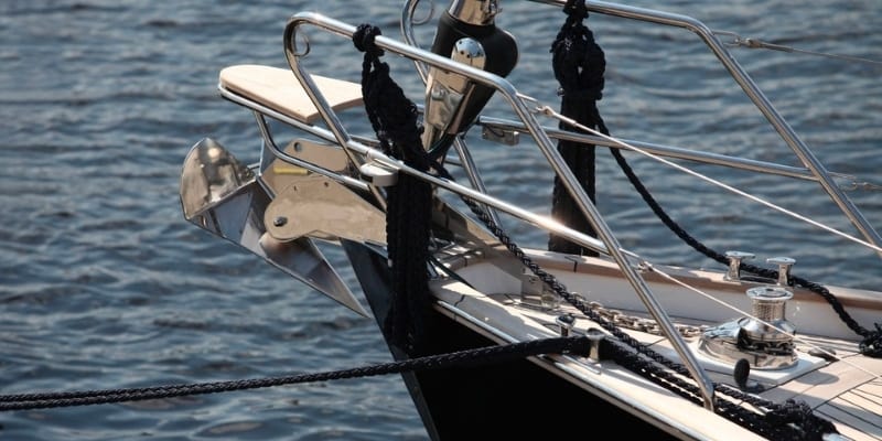 How to anchor your boat