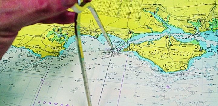 A chart plotter and a chart for marine navigation