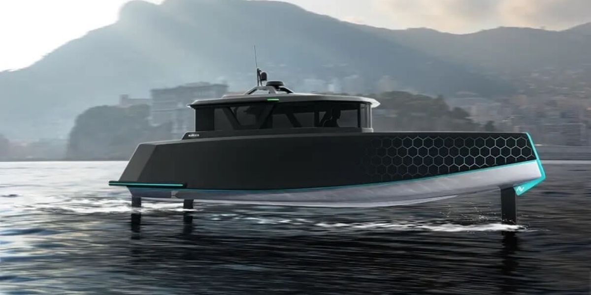 Modern foiling motorboat