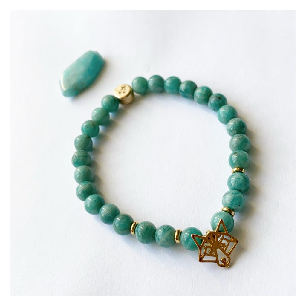 bracelet avec logo gravé sur la perle