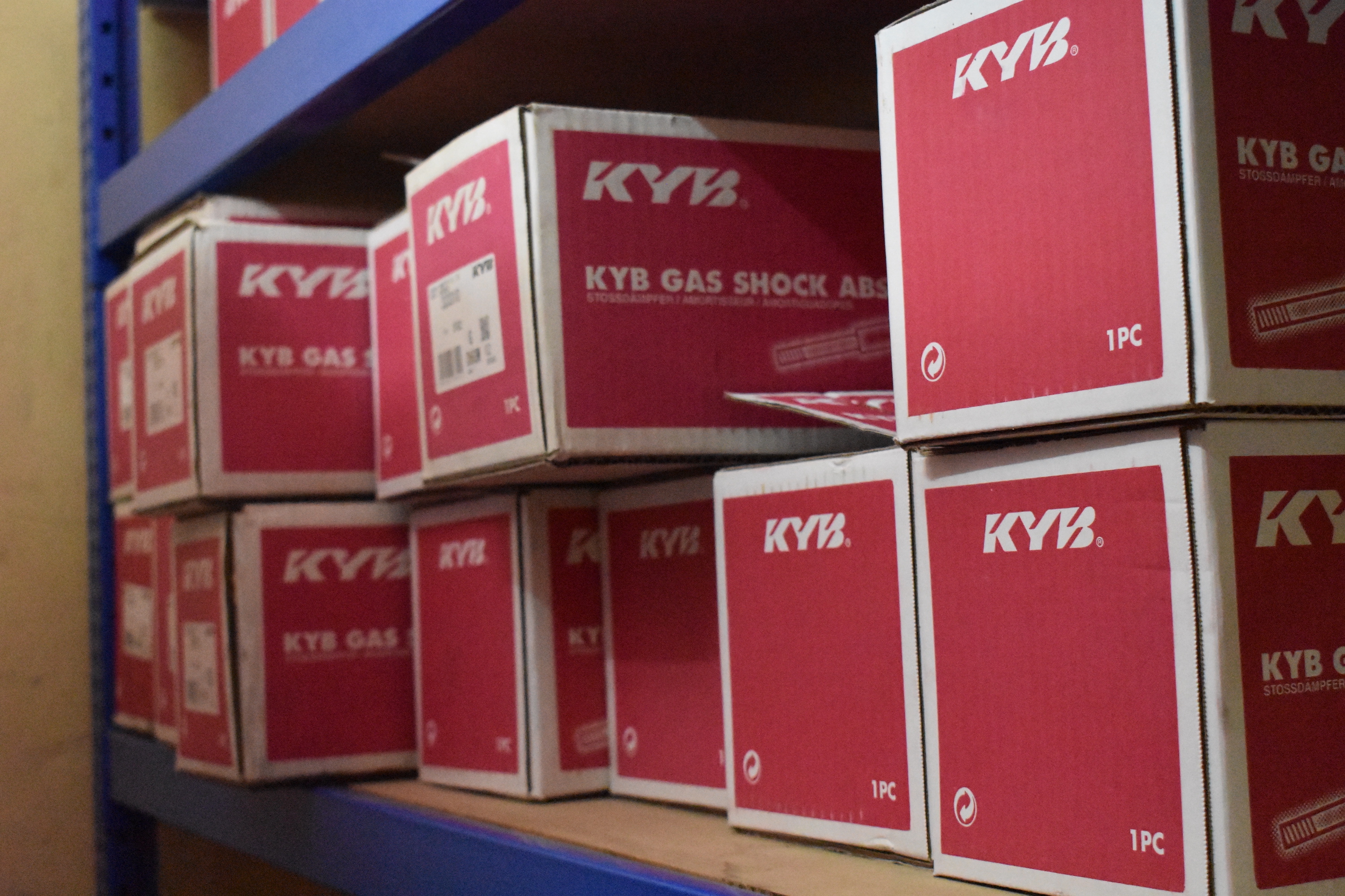 Japan Car Shocks For Nissan Qashqai Shock Absorber Kyb 339196 339197 China Shock Absorber Kyb Shock Absorber Made In China Com
