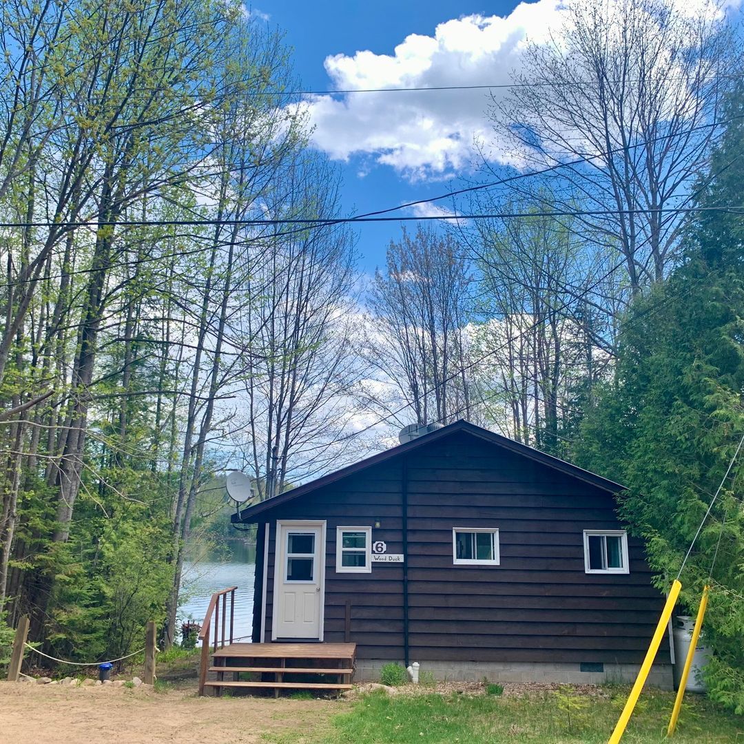 Barry's Bay Cottages Cottages with Private Hot Tubs