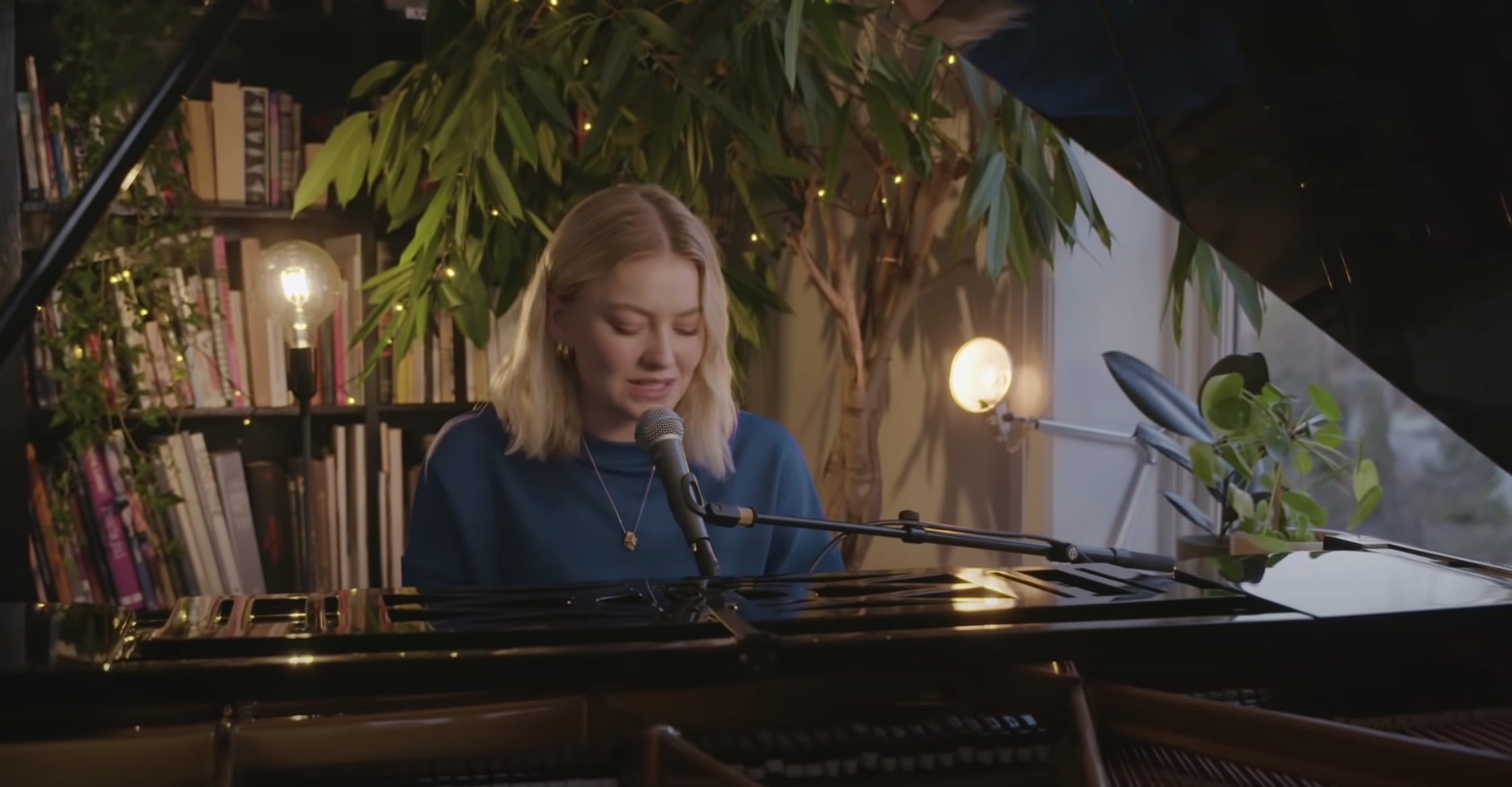ASTRID S - If the World Was Ending (Acoustic Cover)