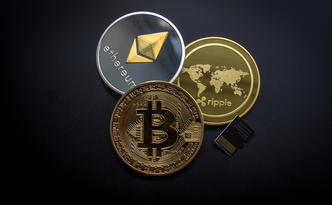 Blockchain Cryptocurrency Differences