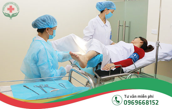 khám chuẩn đoán bệnh viêm lộ tuyến