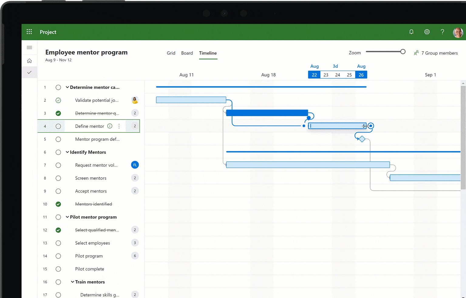 Animated sequence showing a timeline being adjusted in Microsoft Project.