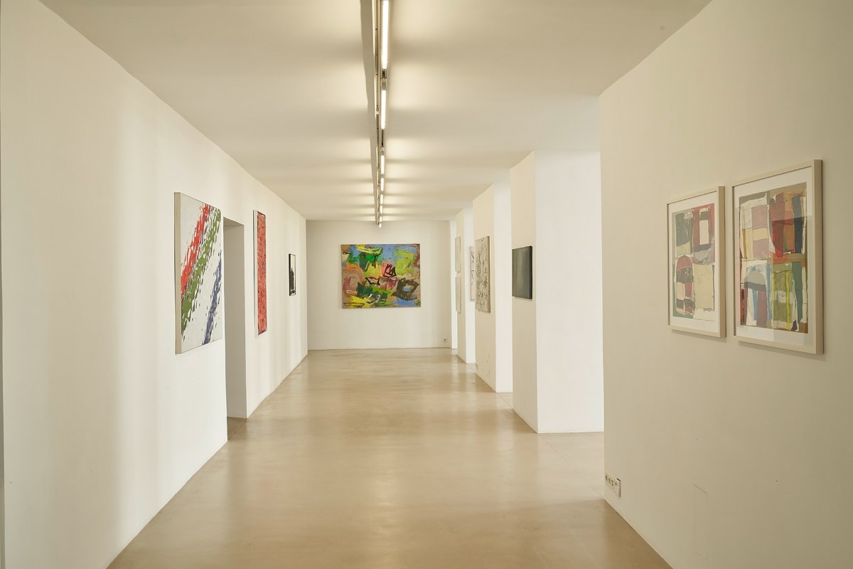 zs art gallery, vienna, long hall with artworks from W.Drach, I.Pluhar, T.Koch, H.Swoboda, E.Toman und H.Reiterer