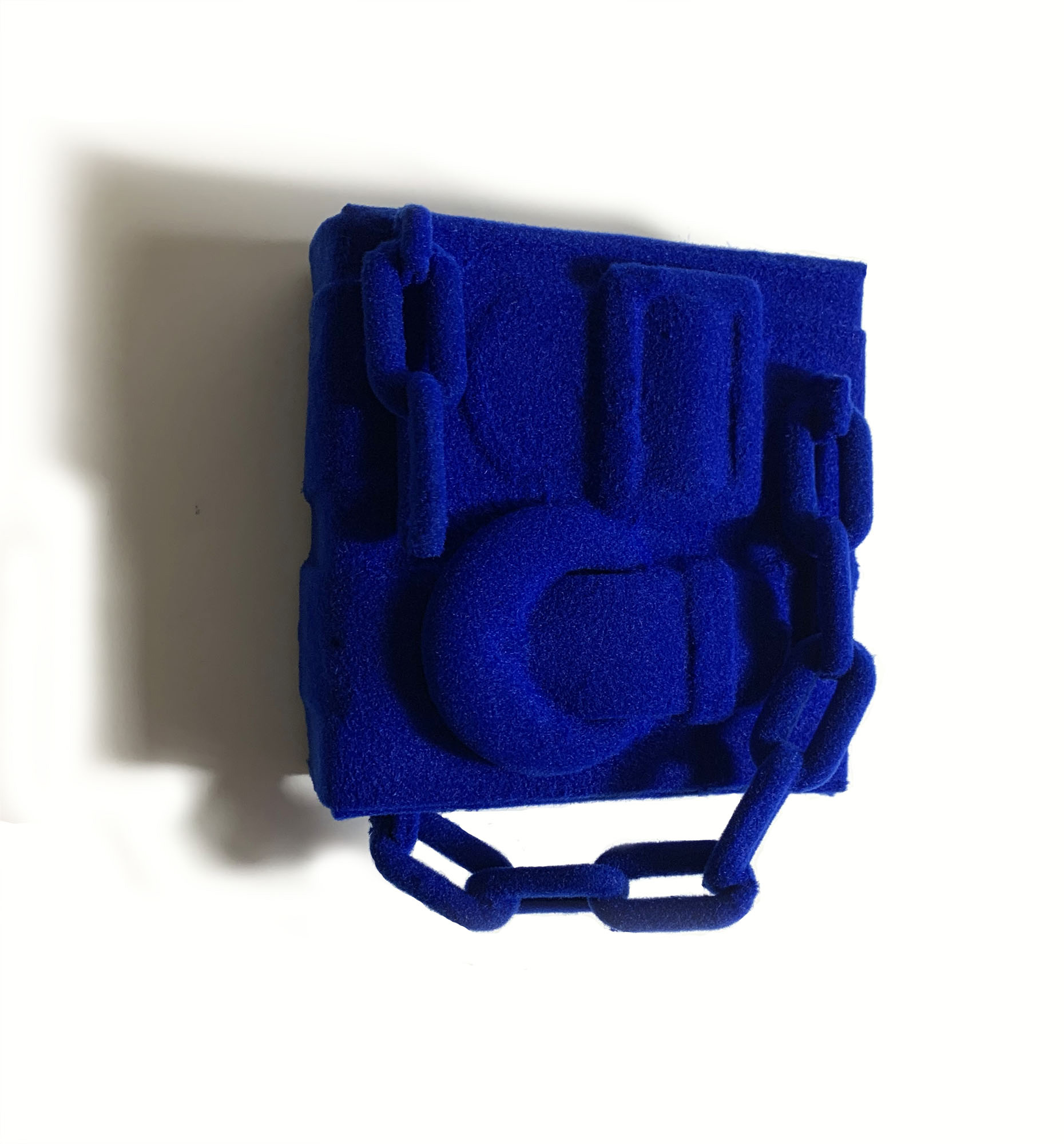 noah kashiani, artist, artwork, blue bag