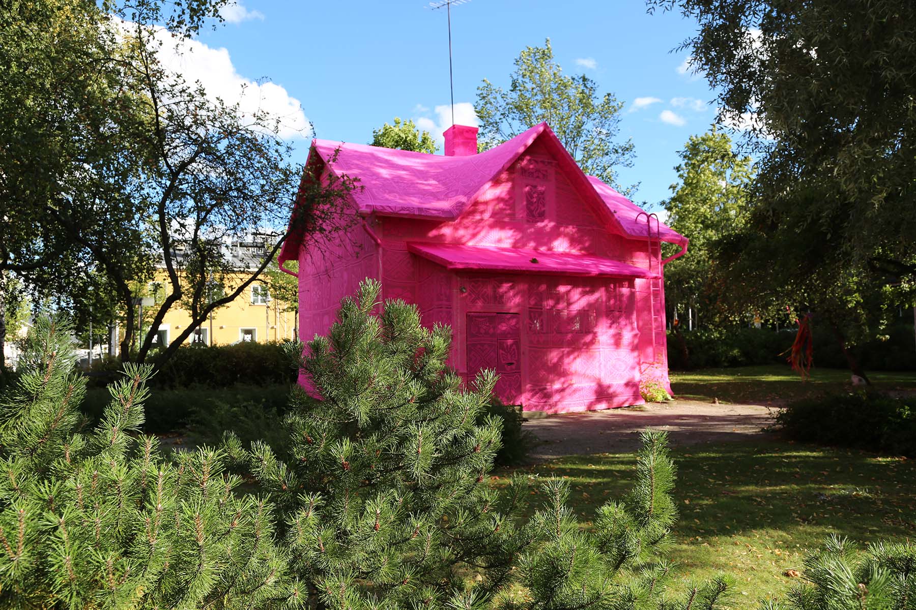 astor place cube, sculptures, sculptor, installations, performance