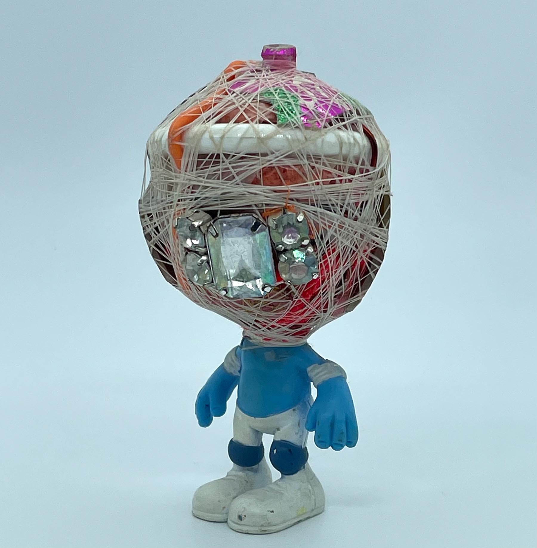 junk art, recycled material, sculptures, sculptor, dumpsters, saving, resources,