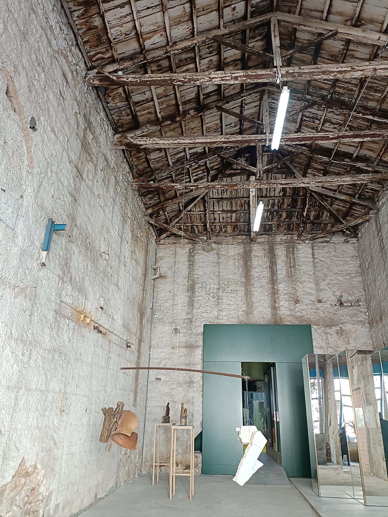 brut collective, bram vanderbeke, wendy andreu, paleo wine bar, yperokeanio, taverna, fish piraeus where to eat, art scene,