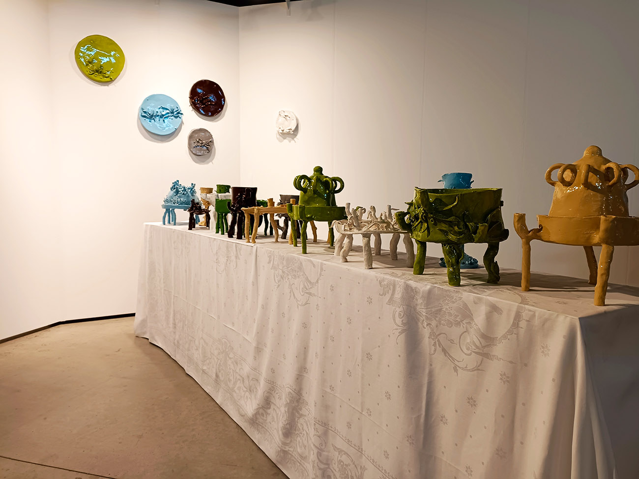 onka allmayer beck, contemporary ceramics, galerie raum mit licht, kunstmesse wien, international, illustrator