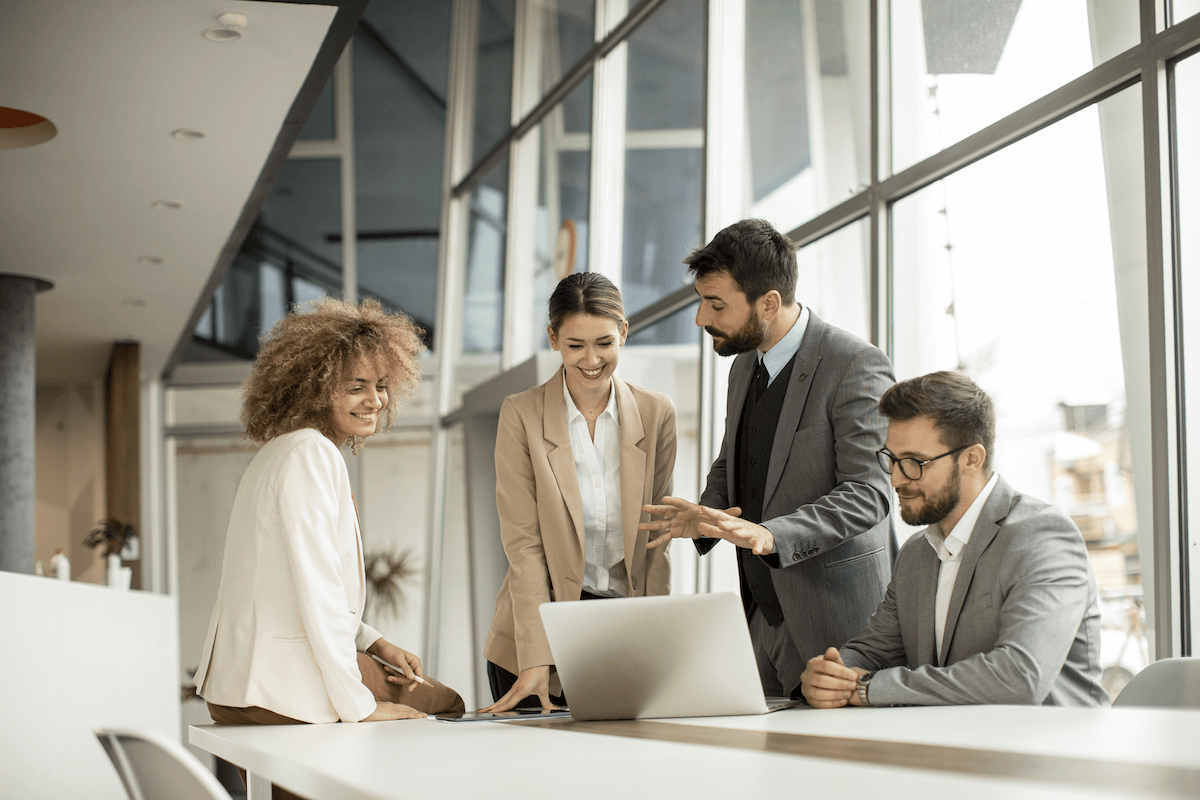 customer journey map template: group of people having a discussion
