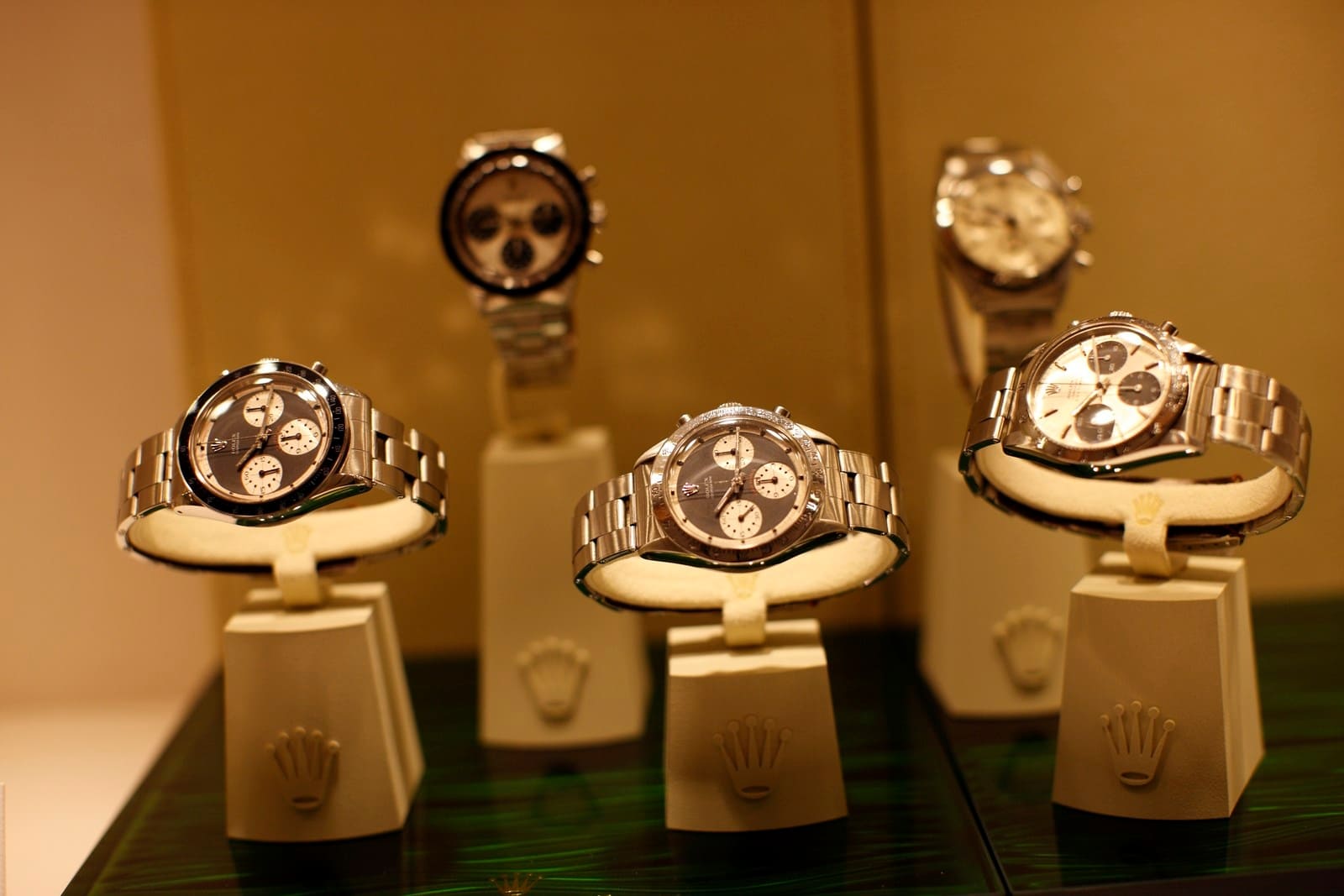 Rollex Introduction From Swatch to Rolex : An Introduction to the world of Timepieces