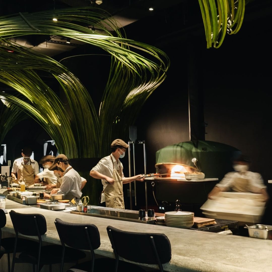 Pizza 4P's SC Vivocity, you will get to "Eating in a Native Forest"