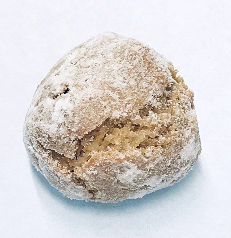 Amaretti - Dei hausgemachten Amaretti von der Bäckerei Fenuta gibt's in vier verschiedenen Sorten: Klassich, Cappuccino, Pistazie und umhüllt mit gerösteten Mandelsplitter