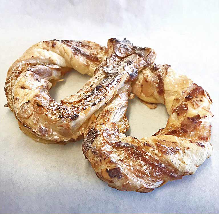 Mandelbrätzel Fenuta Bäckerei Zurich-Dietikon - Ein exklusives Fenuta-Süssgebäck mit Mandeln. Ideal für unterwegs oder zusammen mit einem Kaffee.