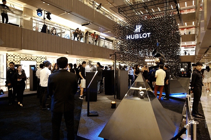 Hublot display in shopping center