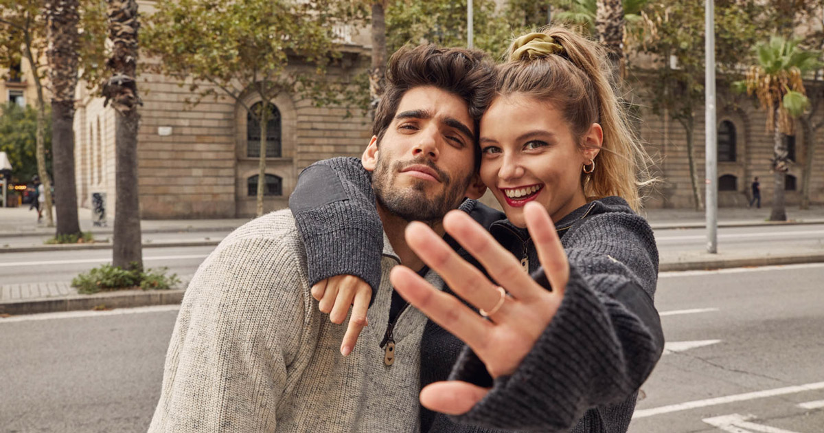 For the new AW20 Privata campaign, the brand and us thought it was important to support our struggling cities and their people. Therefore it was important to have a friends story within the city, showing a positive mood and an enjoy life attitude.
