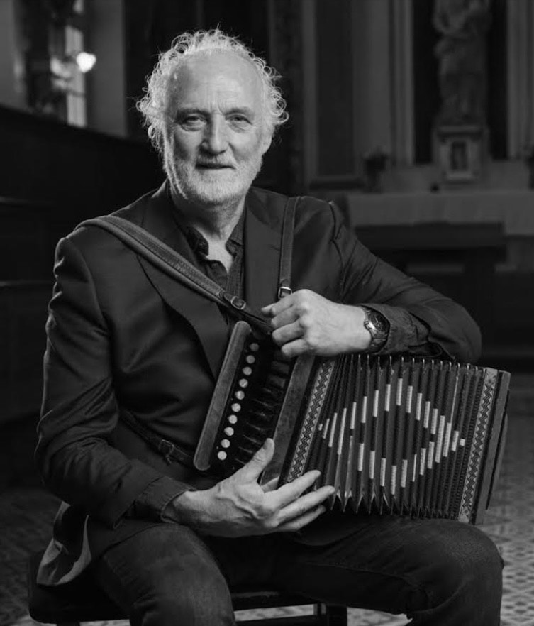 Le Breanndán Ó Beaglaoich (Díolta Amach/Sold Out)