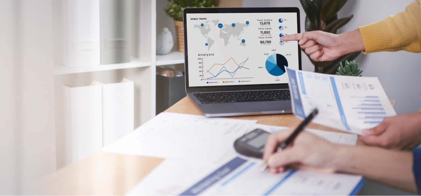 Image: Accountants working together