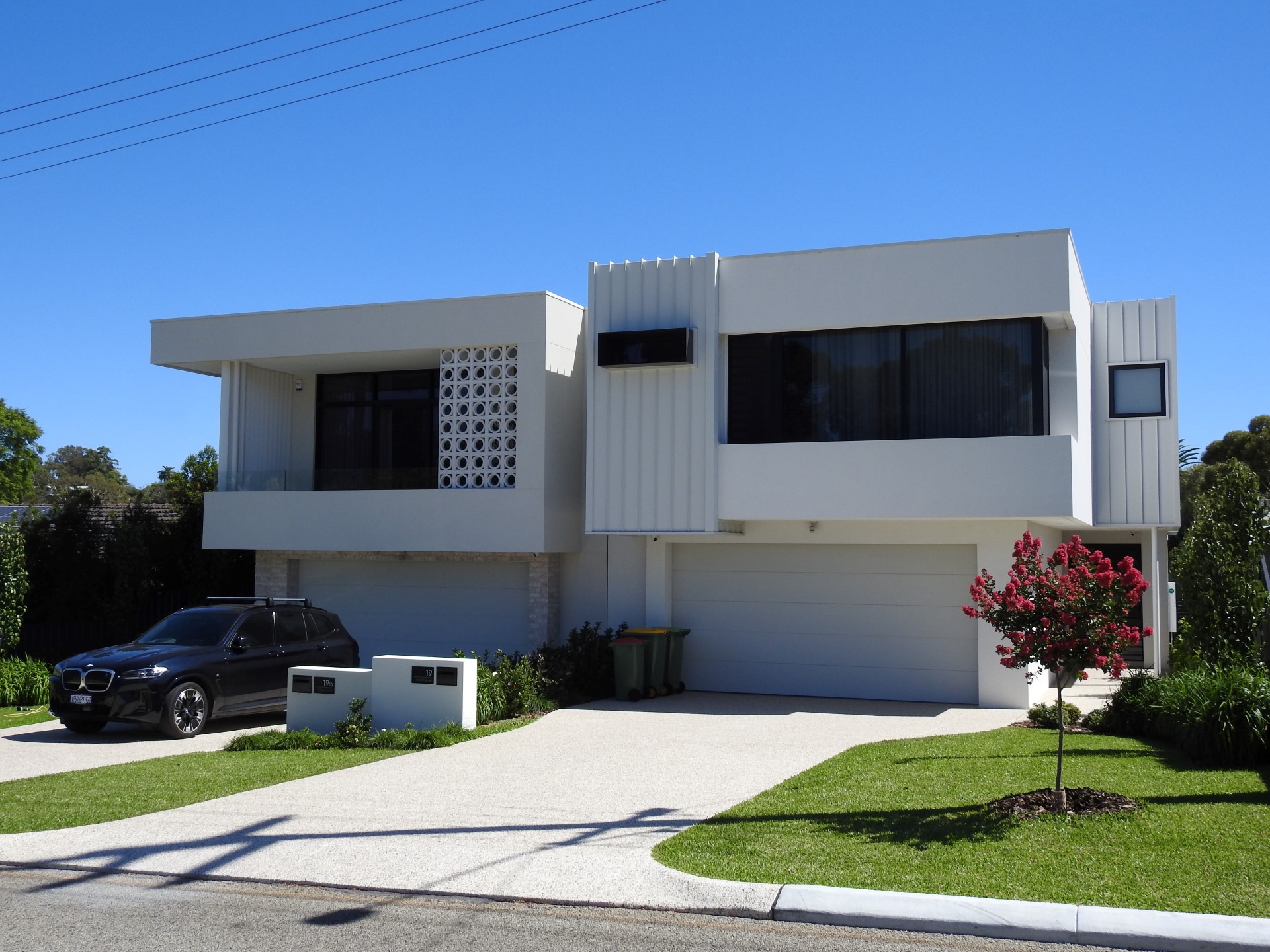 SIDE BY SIDE DEVELOPMENT - MT CLAREMONT